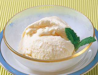 ヨーグルトと黄桃のアイスクリームレシピ写真
