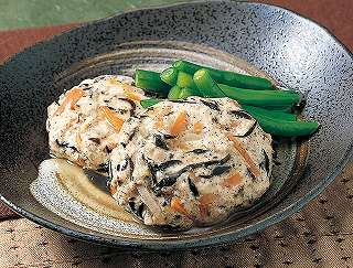 鶏のつくねといんげんの煮物レシピ写真
