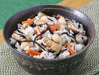 大豆とひじきのご飯レシピ写真