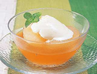 梨のジュース煮　アイス添えレシピ写真