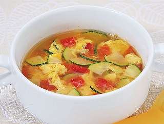 ズッキーニとトマトの卵スープ（９～１１ヶ月離乳食）レシピ写真
