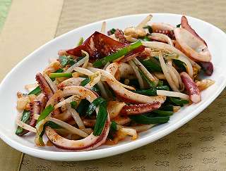 いかとキムチの炒め物レシピ写真