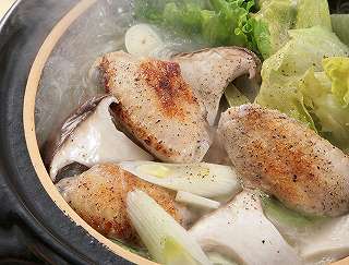 鶏手羽先とレタスの中華風鍋レシピ写真