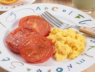 焼きトマトとスクランブルエッグレシピ写真