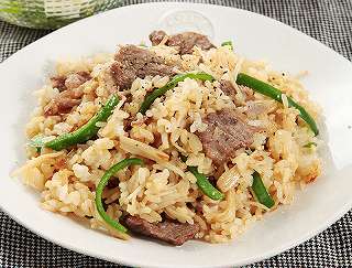 玄米ご飯の牛肉チャーハンレシピ写真