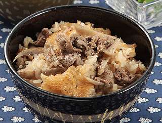 牛肉とごぼうの炊き込みご飯レシピ写真