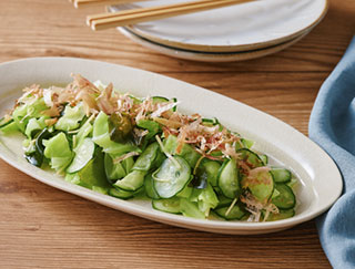 写真：きゅうりとキャベツの甘酢和え