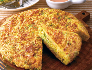 ハムとキャベツのチーズオムレツの写真